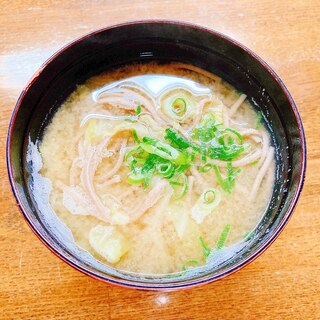 蕎麦とキャベツの味噌汁